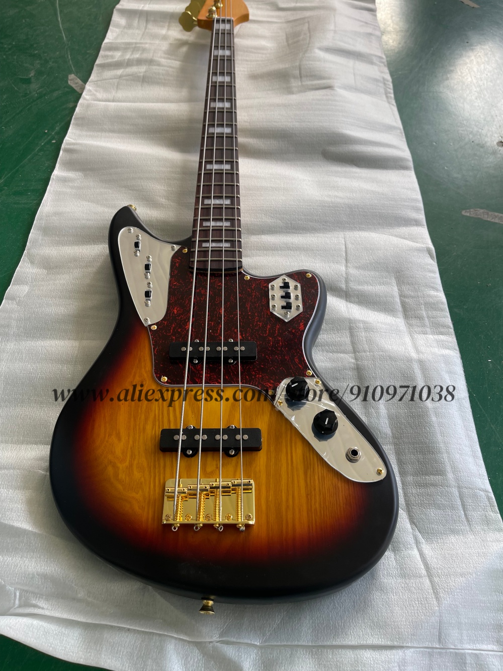 4 string matte sunset bass, fi - огляд і ціна Bass Guitar Fretless