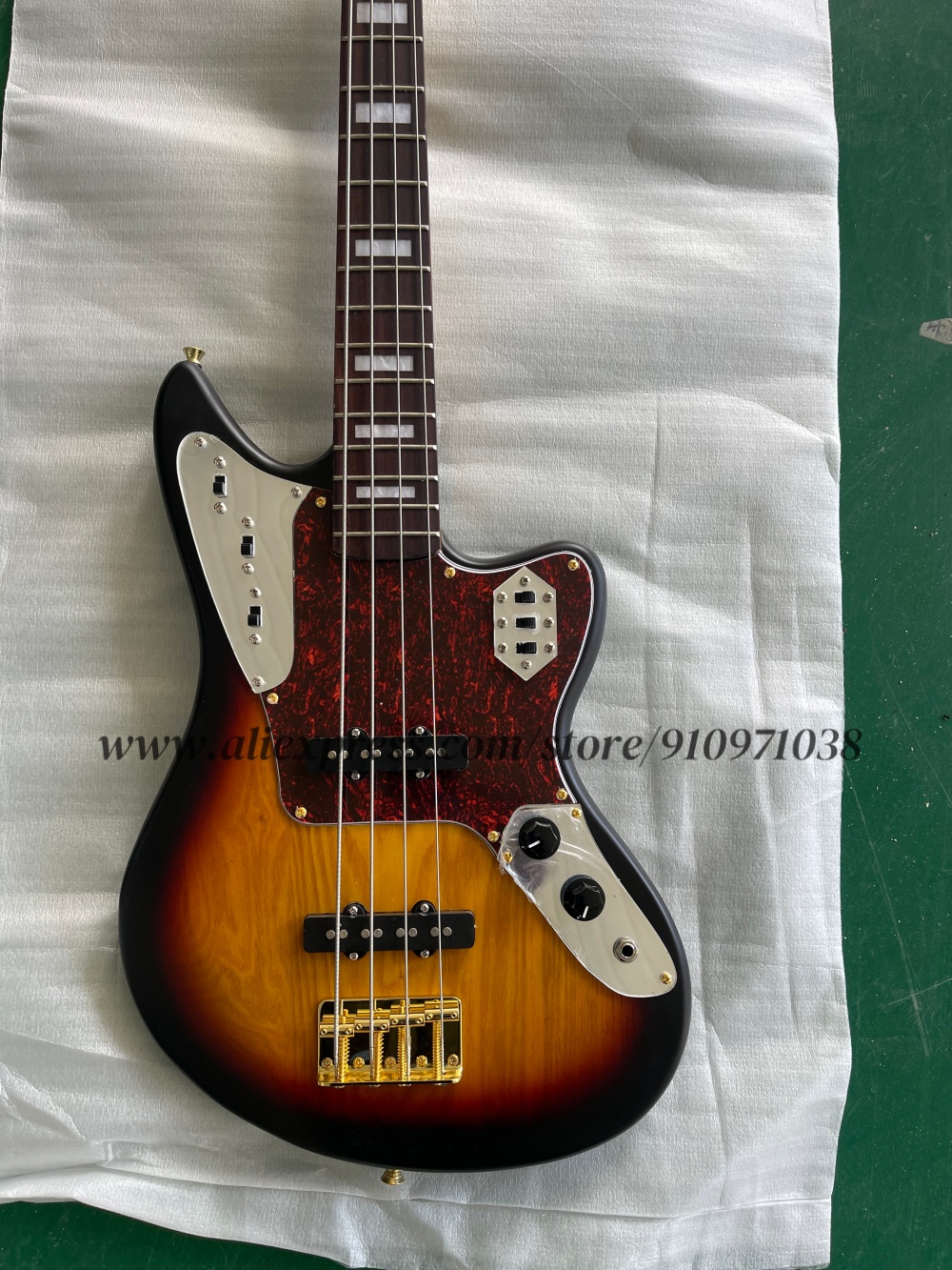 4 string matte sunset bass, fi - огляд і ціна Bass Guitar Fretless